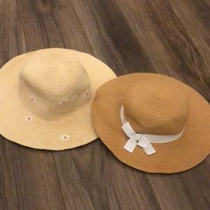 Two straw summer hats for baby girl